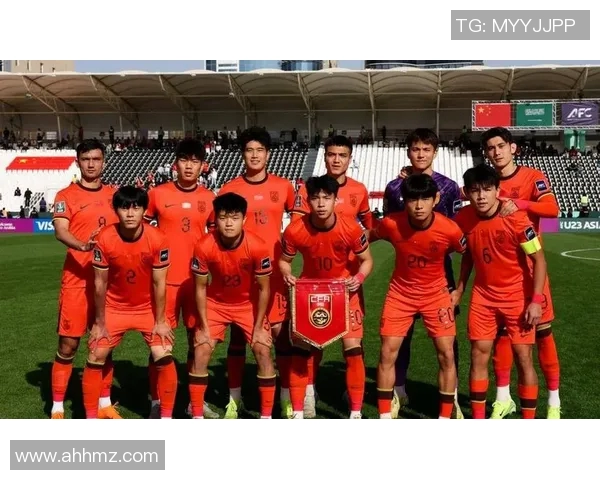 国足队员奋勇拼搏展现团队精神为国争光的荣耀之路